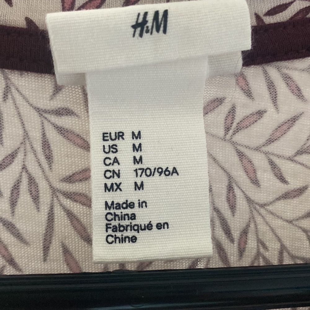 H&M Basic Printed Shirt - Picture 2 of 2